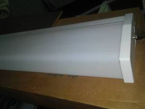 4 foot direct wire light in box.