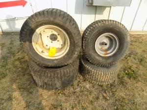 lot 10 image: Wheels & Tires