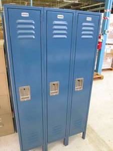 Set of 3 lockers...