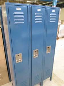 Set of 3 lockers...
