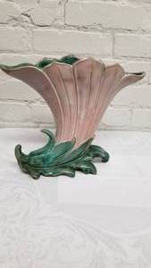 lot 40 image: Vintage Stangl Art Pottery Terra Rose Planter #8675