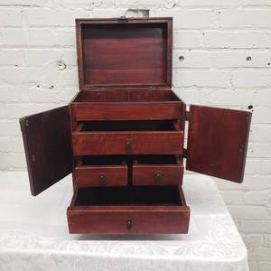 lot 22 image: Chinese Dresser Top Jewerly Box