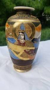 lot 20 image: Satsuma Vase with Emperor and Empress signed Nishiki-Hoyama