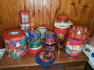 lot 405 image: Lot of (23) Vintage and Modern Tin Containers