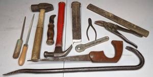 lot 52 image: Mixed Lot of Tools Hammers, Crowbar, Saw, Chisel & More