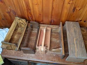 lot 435 image: Lot of (5) Small Hand-Made Wood Shelves