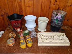 lot 436 image: Assortment of Home Decor Last Supper, Floral, Vases, Holiday, Etc.