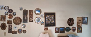 lot 361 image: Decorative Plates & Artwork from Around the World