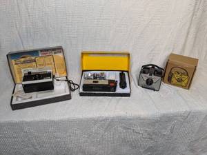 lot 332 image: Lot of (3) Vintage Cameras w Original Boxes