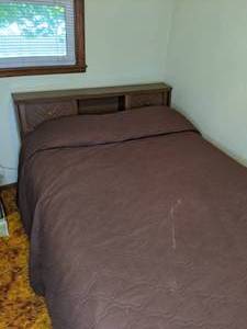 lot 312 image: Vintage Full Size Bed & Linens