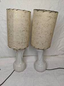 lot 302 image: Pair of Vintage Lamps