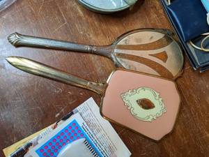 lot 527 image: Lot of Beautification Tools & an Army Mess Kit