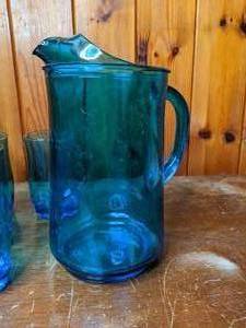 lot 531 image: Blue Glass Set of (14) Glasses & Pitcher