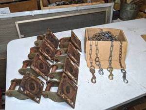 lot 107 image: (4) Metal Chain Leashes & (8) Metal Swivel Parts
