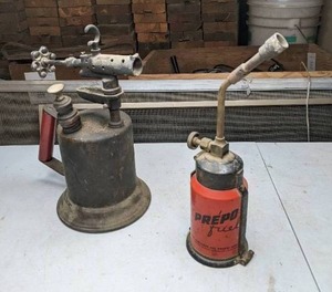 lot 113 image: Lot of (2) Vintage Torches