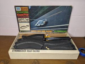 lot 510 image: Strombecker Parkway International Grand Prix Race Track Set