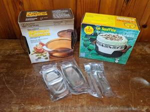 lot 502 image: Anchor Ovenware 2 Qt Casserole wCover, Nordic Ware La Souffl - Souffl Dish & Casserole w Insulating Table Cover, Metal Serving Trays & Spatulas