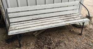 lot 180 image: Beautiful Vintage Bench