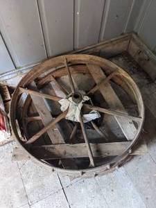 lot 188 image: Set of (2) Antique Wagon Wheels