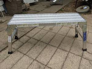lot 199 image: Werner Aluminum Work Platform