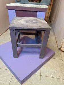 lot 543 image: Wooden Purple TableSeat