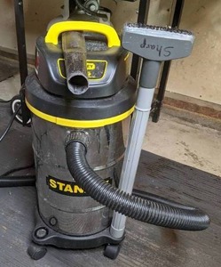 lot 551 image: Stanley 4.5 Peak HP WetDry Vac