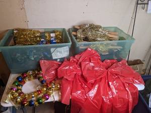 lot 554 image: Great Christmas Lot Lights, Bows, Garland, Beads