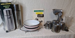 lot 376 image: Vintage Kitchen Lot - Deluxe 3 Cone Food Cutter