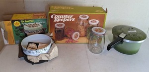 lot 382 image: Vintage Kitchen Lot - Like New - Nordicware Souffl Set & More