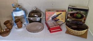 lot 383 image: Vintage Kitchen Lot - Ice Crusher & DIshes