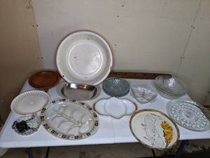 lot 386 image: Vintage Dishes and Handmade Wood Candle Holder