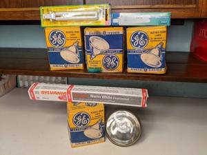 lot 231 image: Lot of (8) Assorted Light Bulbs Vintage GE, Compact Fluorescent, Flood Lamps, Etc.