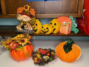 lot 236 image: Lot of (10) Pieces of FallHarvest Decor