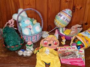 lot 238 image: Classic Easter Bunny Lot
