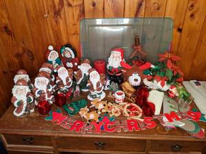 lot 245 image: Its Beginning to Look a Lot Like Christmas