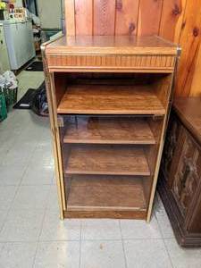 lot 221 image: Vintage Cabinet with Magnetic Closure Glass Door