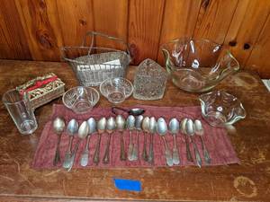 lot 224 image: Vintage Home Decor and Serving Pieces Crystal, Silver, Etc.