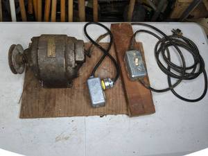 lot 145 image: Grinder with Outlets