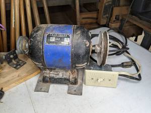 lot 148 image: Lot of Two Bench Grinders (1-Crafstman, 1-Homemade)