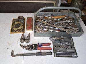 lot 119 image: More Handtools Ratchets, Wrenches, and More