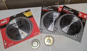 lot 140 image: Lot of (3) Saw Blades and (2) Magnets