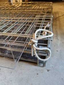lot 163 image: Wire Frame Dog Kennel with Plastic Tray