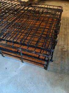 lot 164 image: Black Wire Dog Kennel