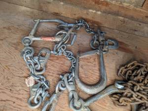 lot 169 image: Lot of Chains with Multiple Hooks & Snap Hooks