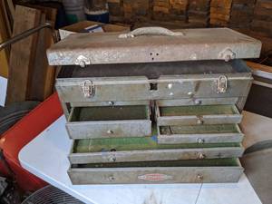 lot 126 image: Vintage Multidrawer Craftsman Toolbox & Metal Shop Dustpan