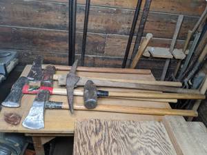 lot 39 image: Lot of (6) Axes and Sledgehammers