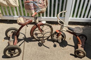 lot 800 image: Set of (2) Antique Tricycles