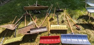 lot 808 image: Large Lot of Garden Tools Shovels, Rakes, & More