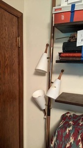 lot 250 image: Tall Vintage Floor Lamp with 3 Lamps