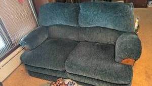 lot 254 image: Gorgeous Vintage Loveseat